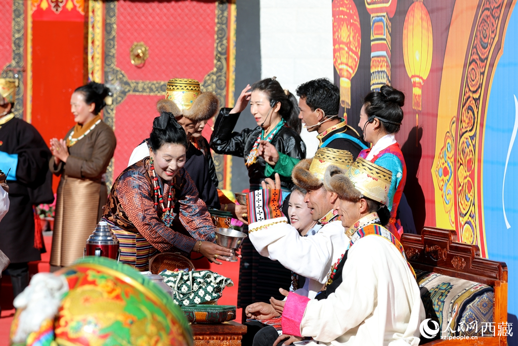 雅礱“村晚”鬧新春。人民網(wǎng)記者 吳雨仁攝