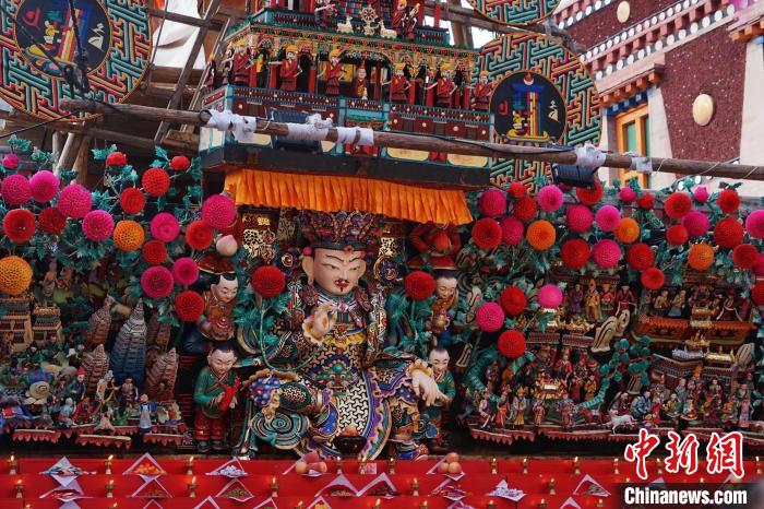 圖為塔爾寺酥油花展局部?！●R銘言 攝