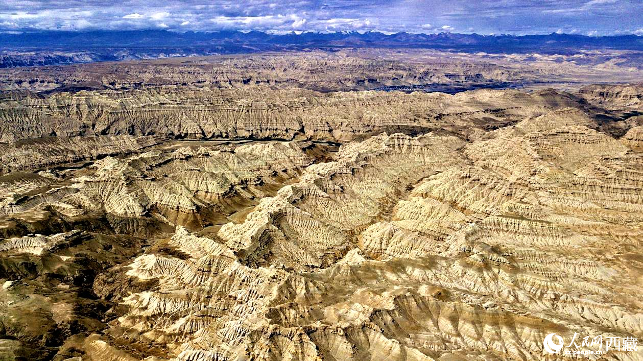 鳥瞰西藏阿里地區(qū)札達(dá)土林國家地質(zhì)公園。