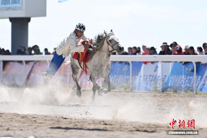 “中國賽馬之鄉(xiāng)”甘肅瑪曲舉行格薩爾賽馬會(huì)