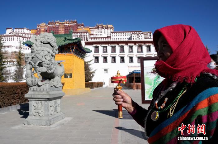 西藏拉薩：冬閑時(shí)節(jié)信眾朝佛忙