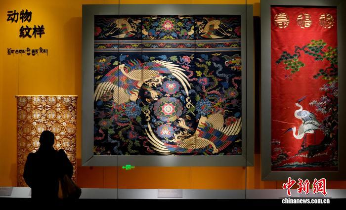 “天路云錦——跨越千年的經(jīng)緯交融”絲綢文物特展在西藏博物館開展