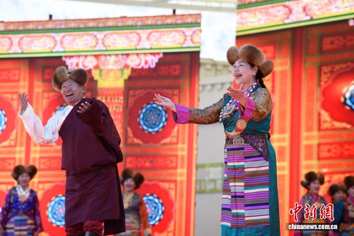 (新春見聞)西藏拉薩:藏鄉(xiāng)歡歌賀新年民族團(tuán)結(jié)慶新春