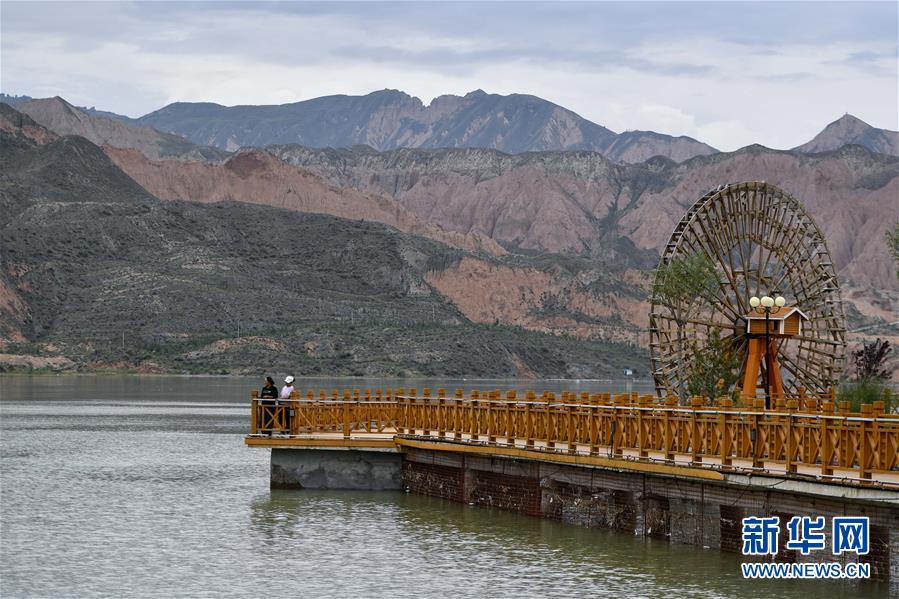 (走向我們的小康生活)(5)德吉村:黃河岸邊的美麗嬗變