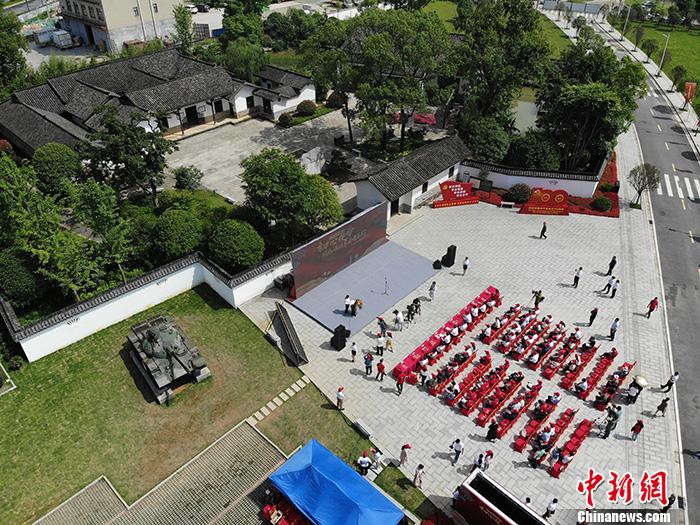 31日上午，“在這里讀懂初心使命——網(wǎng)絡(luò)媒體革命老區(qū)行”網(wǎng)絡(luò)主題采訪活動湖南站啟動儀式在長沙許光達(dá)故居舉行。<a target='_blank'  ><p  align=