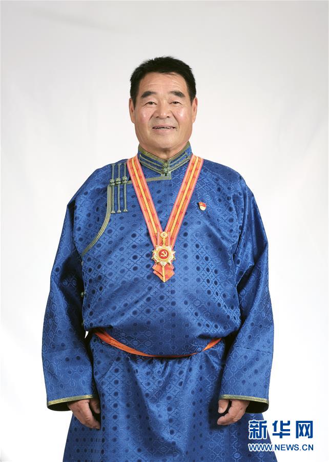 （奮斗百年路　啟航新征程·“七一勛章”獲得者·圖文互動）（1）“草原之子”廷·巴特爾：讓草原綠起來，幫牧民富起來