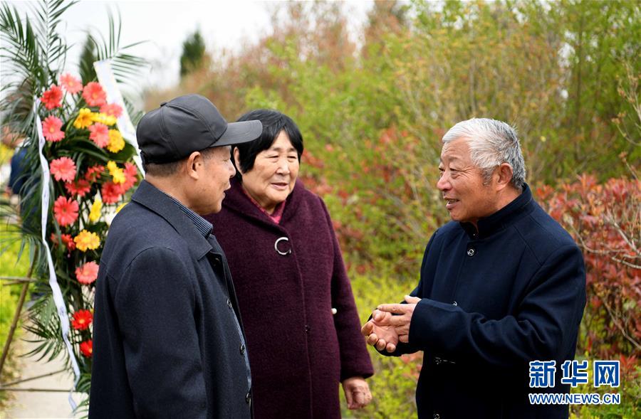 (圖片故事)(4)年介濤:將為烈士尋親進(jìn)行到底