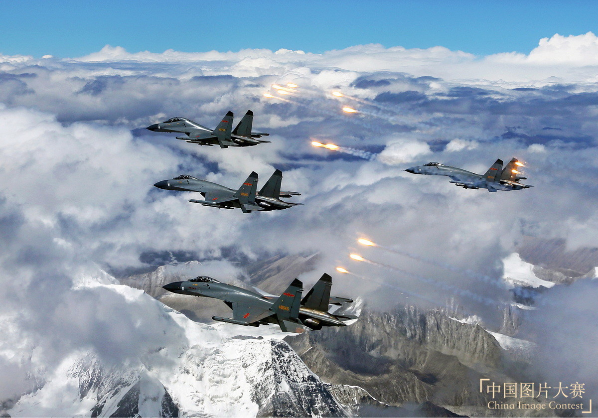 世界屋脊——我伴戰(zhàn)機(jī)凌空出擊