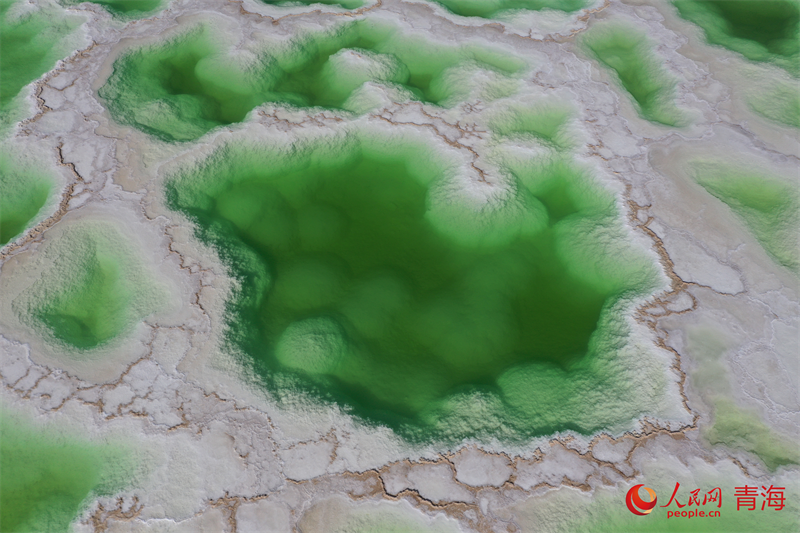 “鹽灘碧水”翡翠湖。人民網(wǎng) 況玉攝