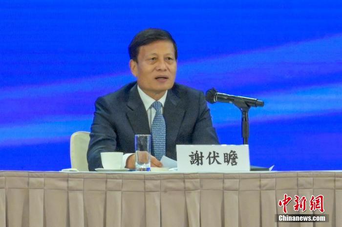 12月3日，香港特區(qū)政府在香港會議展覽中心舉行中共二十大精神宣講會，全國人大常委會法制工作委員會主任沈春耀和全國政協(xié)經(jīng)濟委員會副主任謝伏瞻出席作宣講。圖為謝伏瞻發(fā)言。 <a target='_blank' href='/'><p  align=